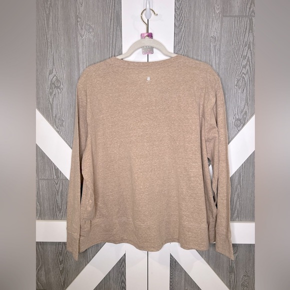 377. ID Ideology Womenās Plus Crewneck Sweatshirt Cocoa Foam (Beige) Size 2X - Picture 2 of 6